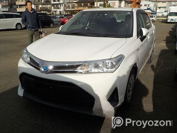 Toyota Axio EX White 4/64000 km 2019