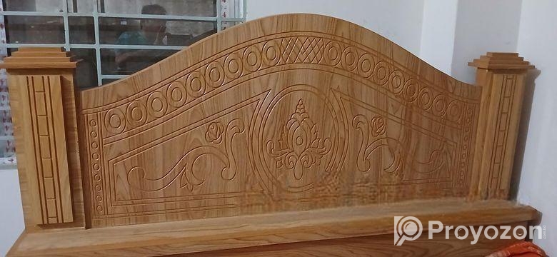 মালয়েশিয়ান উডের কাঠের খাট ৫ বাই ৭ ফিট।