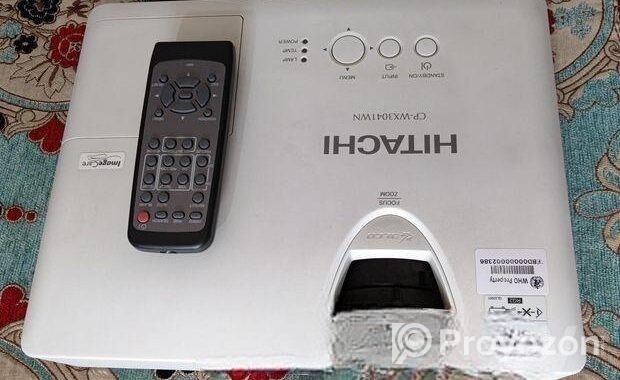 HITACHI CP-WX3041WN