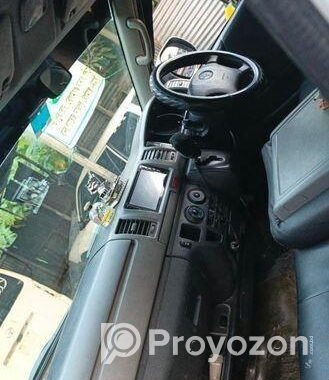 Toyota Hiace . 2005
