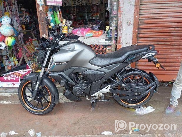Yamaha FZS V3 . 2021
