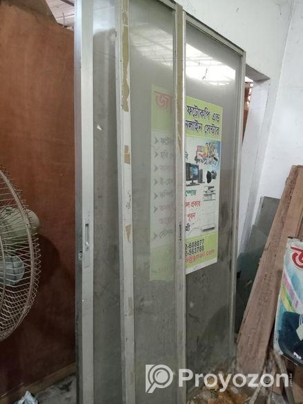 থাই গ্লাস বিক্রি হবে