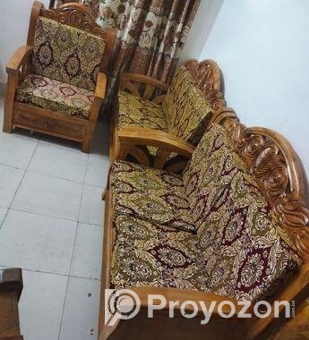 আমি একটা আকাশমনি কাটের সোফা সেট বিক্রি করব