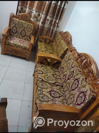 আমি একটা আকাশমনি কাটের সোফা সেট বিক্রি করব
