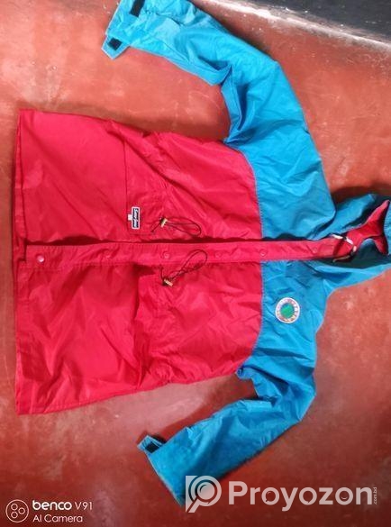 অনেক ভালো মানের রেইন কোট।