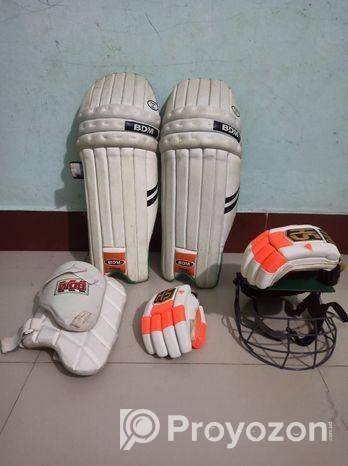 ক্রিকেট সরঞ্জাম