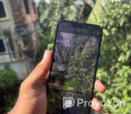 Apple iPhone 13 (Used)