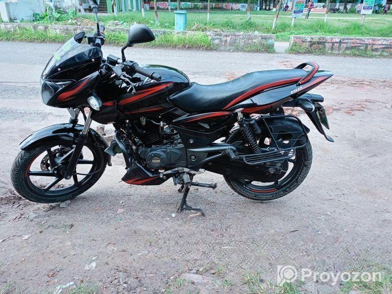 Bajaj Pulsar 150 . 2020