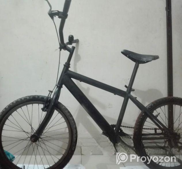 USED BMX CYCLE