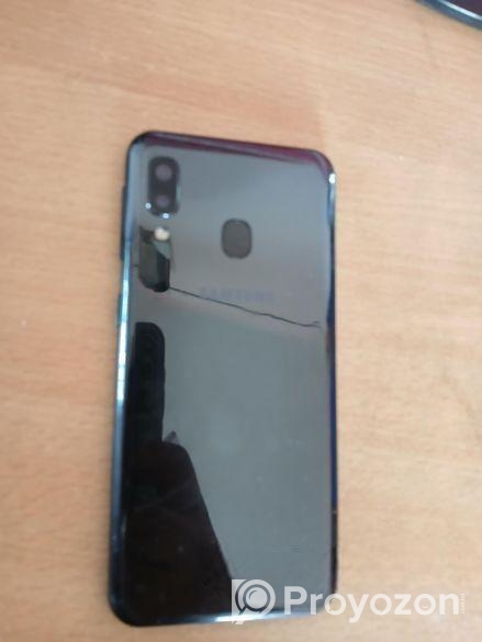 Samsung Galaxy A20e (Used)