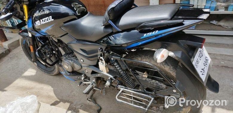 Bajaj Pulsar 150 . 2019
