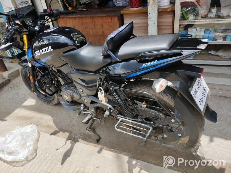 Bajaj Pulsar 150 . 2019