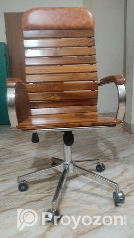 Wooden swivel chair