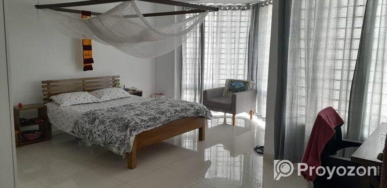 South facing corner 3450 sft 3 bed apartment for s