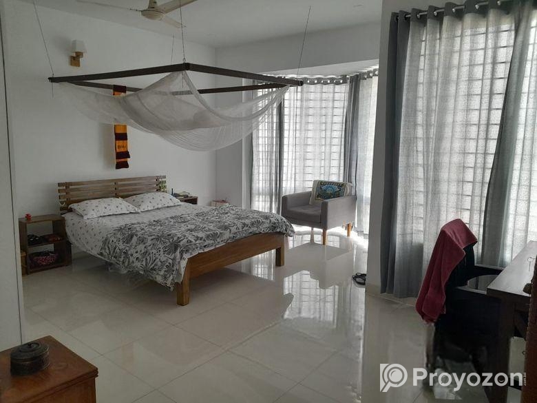 South facing corner 3450 sft 3 bed apartment for s