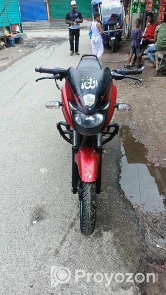 Bajaj Pulsar 150 . 2012