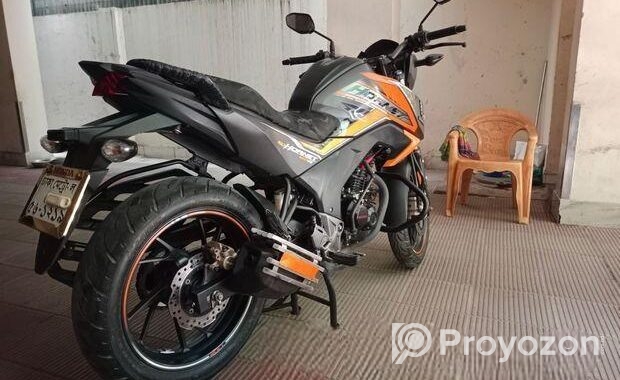 Honda CB Hornet 160R . 2022