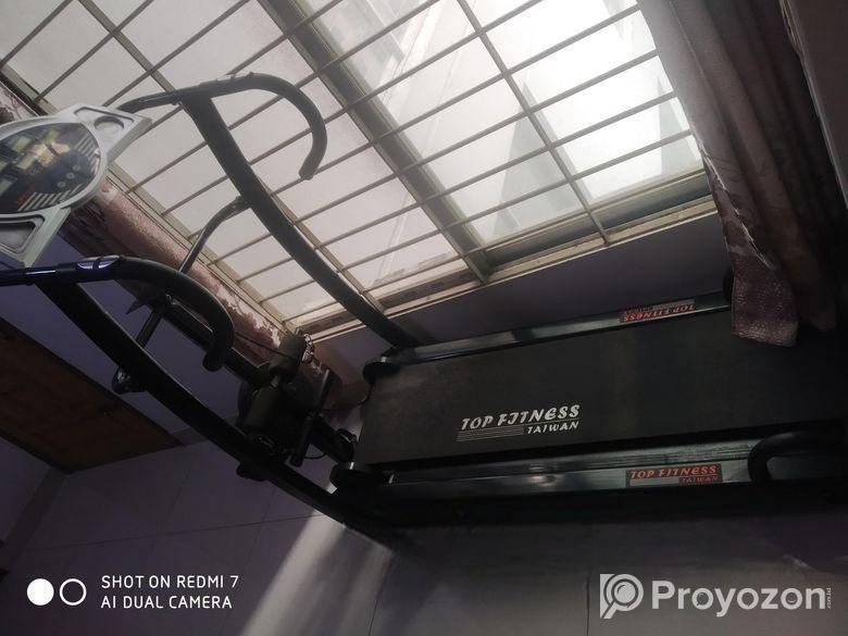 Walking machine (exercise)