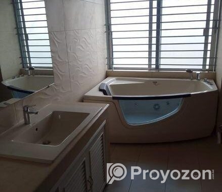 South facing corner 3450 sft 3 bed apartment for s