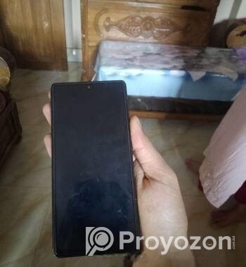 Google Pixel 6 . (Used)