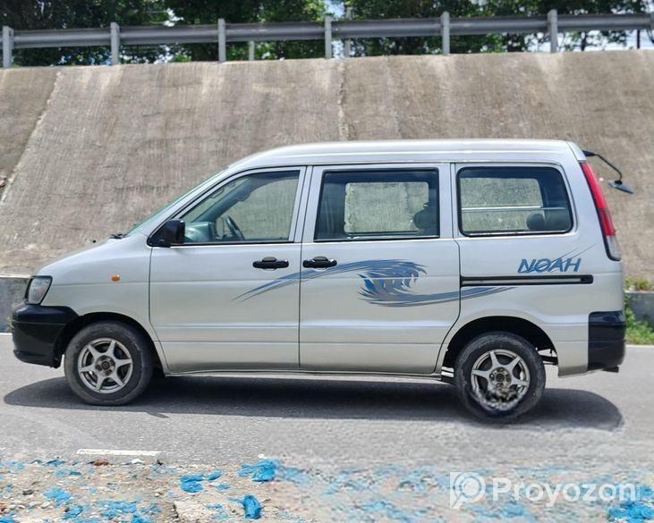 Toyota Noah KR 42 Japan 2006