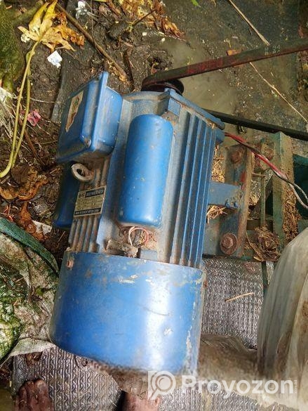 ছাগলের খর কাটা মেশিন বিক্রি করা হবে।