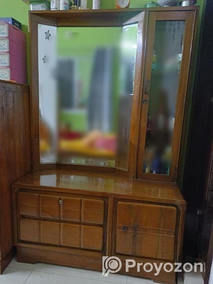 সেগুন কাঠের ড্রেসিং টেবিল