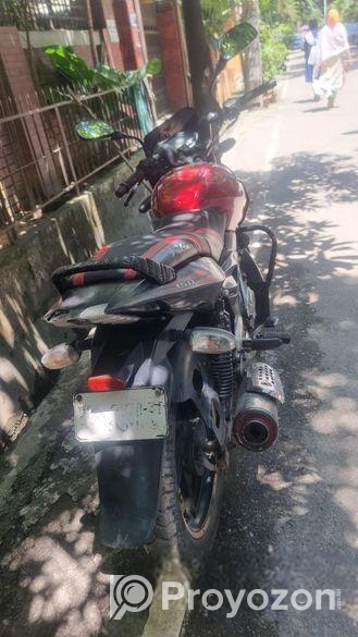 Bajaj Pulsar 150 . 2012