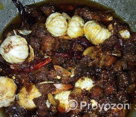 গরুর মাংসের আচার।