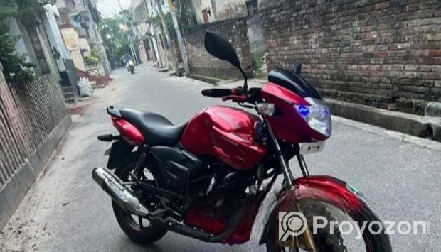 TVS APACHE RTR 150 . 2016
