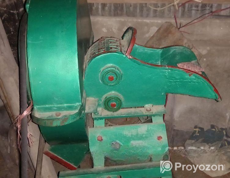 খড় ও ঘাস কাটার মেশিন.
