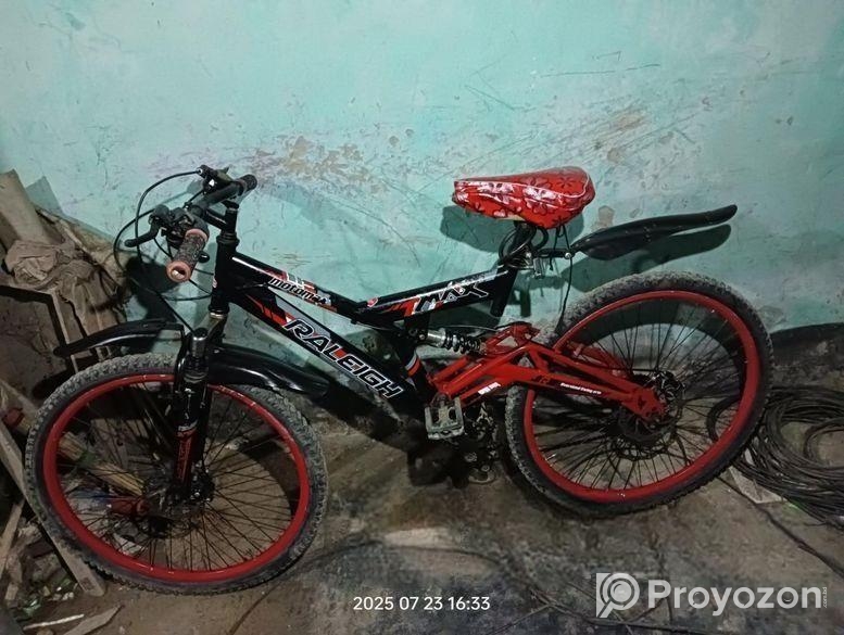 সাইকেলটি বিক্রি হবে।