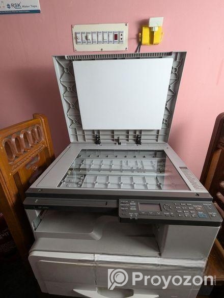 সুন্দর ফটোকপি মেশিন