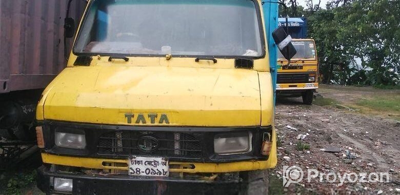 Tata SFC Cover Van 2008