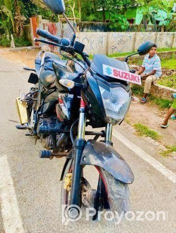 Suzuki Gixxer Monotone . 2017