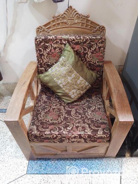 Sofa Set with Tea Table And Cushions