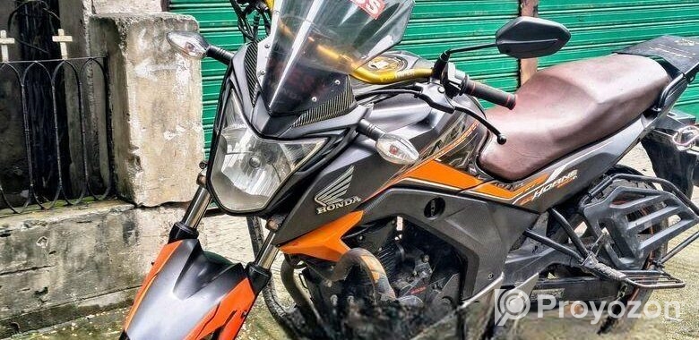 Honda Hornet . 2019