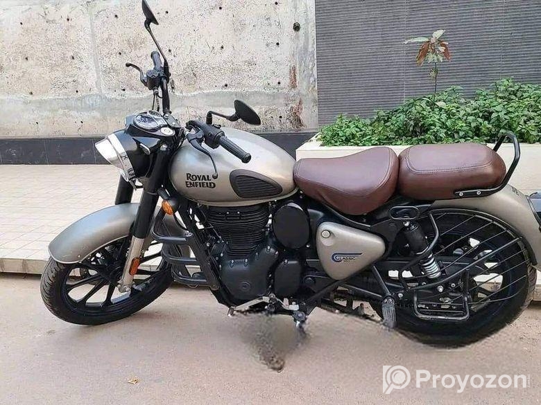 Royal Enfield Classic 350 . 2025