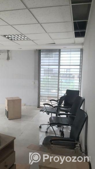 Residence Building 3200 SqFt 3rd Floor Available R