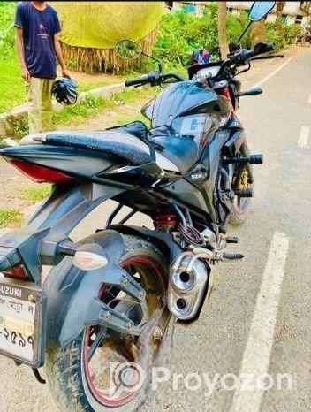 Suzuki Gixxer Monotone . 2017