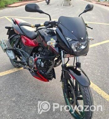 Bajaj Pulsar 150 . 2018