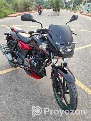 Bajaj Pulsar 150 . 2018