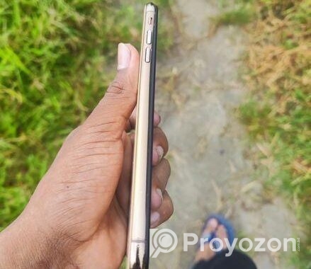 Apple iPhone XS Max . (Used)