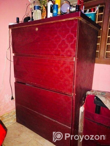 পারট্রেক্স ওয়ারড্রব।