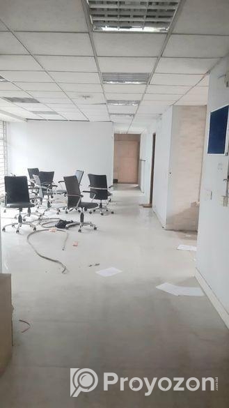 Residence Building 3200 SqFt 3rd Floor Available R