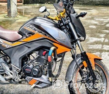 Honda Hornet . 2019