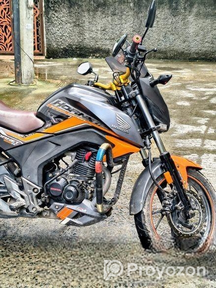 Honda Hornet . 2019