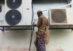 এসি সার্ভিসিং করা হয়।