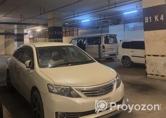 Toyota Allion . 2010