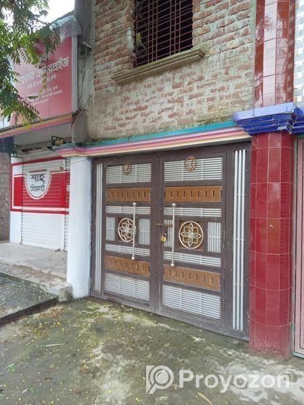 গোডাউন সহ বাসা বিক্রয় হবে।